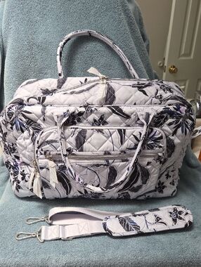 Vera Bradley Quilted Floral Weekender Bag - White/Black